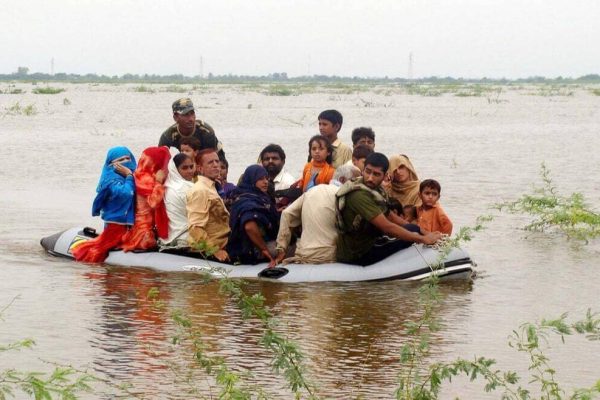 Rescue boat, Pakistan floods (1)